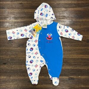 NWT Sesame Street Grover Hooded Footie Size Small